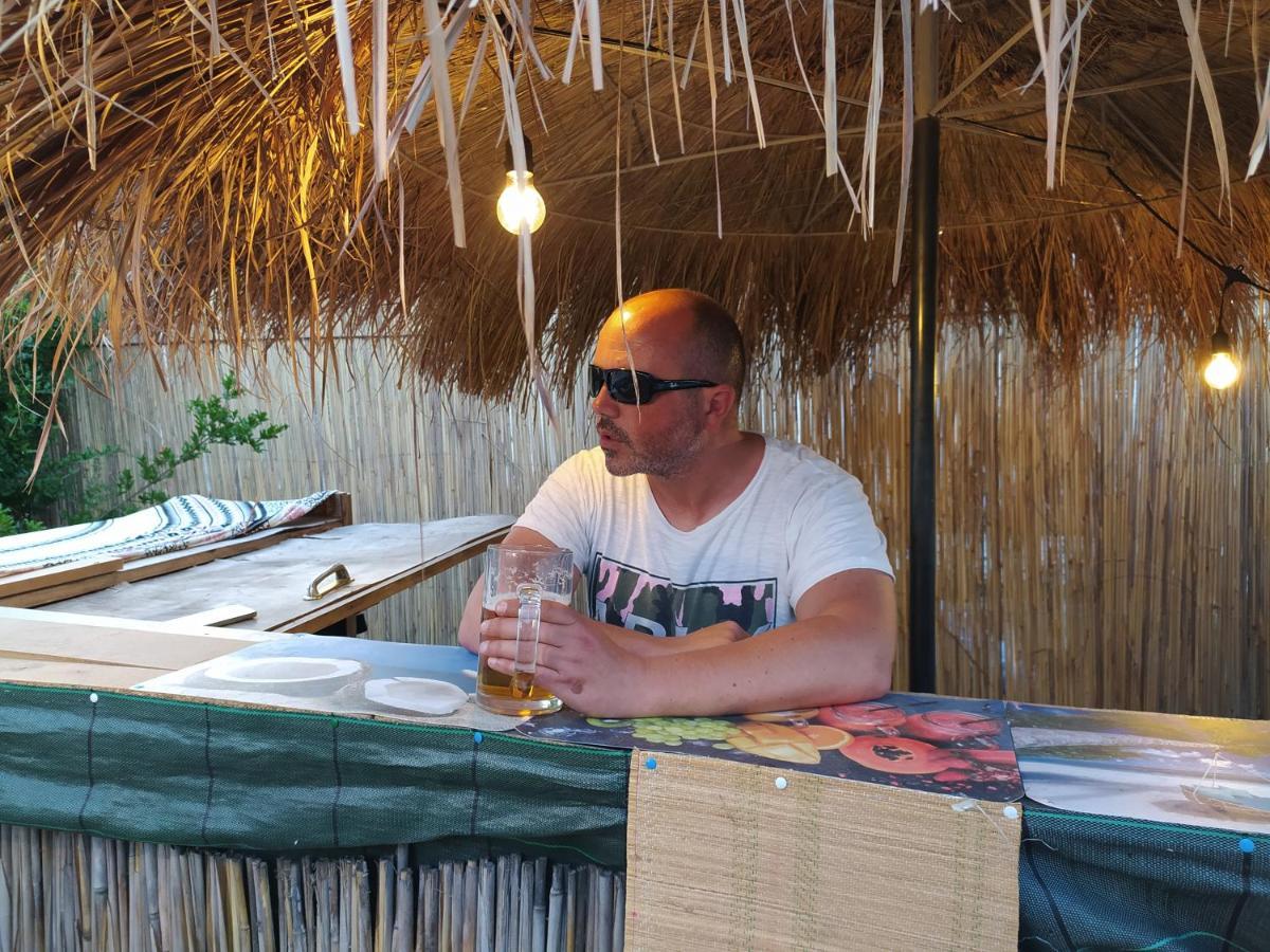 Pinegroove Hostel Vlora מראה חיצוני תמונה